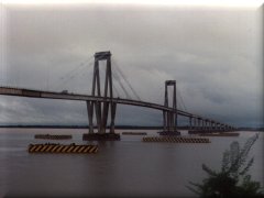 Puente sobre el río Paraná - Entre Chaco y Corrientes - Argentina
